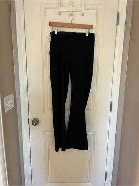GAP Black Yoga Pants